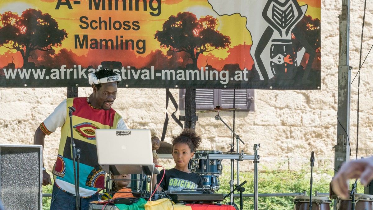 O Fotomagazin  /  Afrikafestival Schloss Mamling 2019